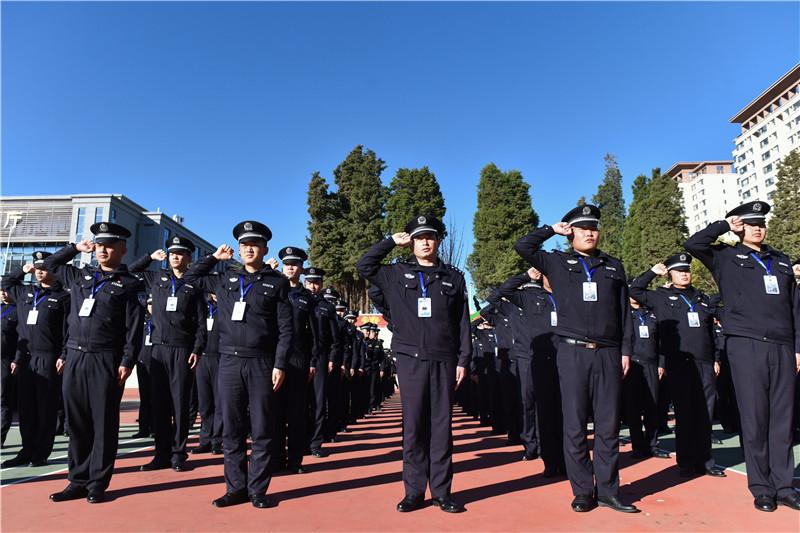 移民管理警察